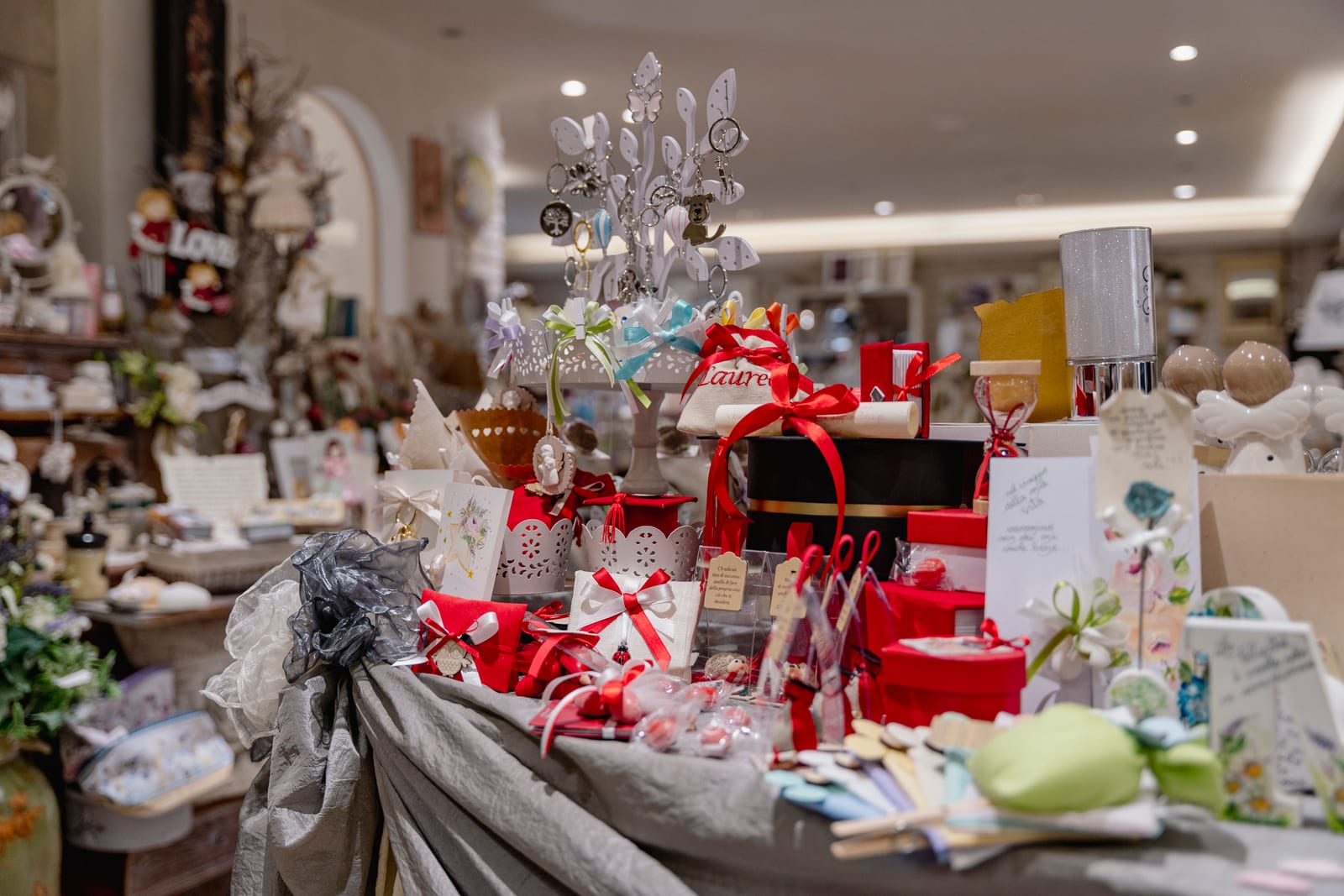 Vetrina decorazioni artigianali